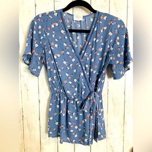 Sienna Sky blouse size small